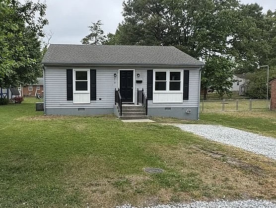 218 North Mapleleaf Avenue